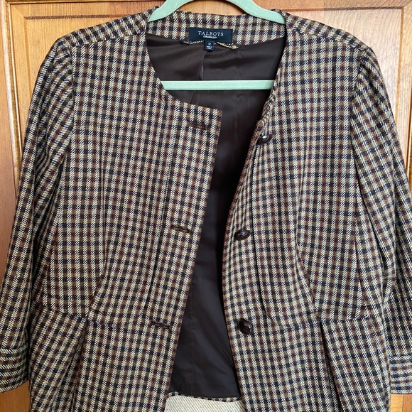 Ladies wool tweed ensemble - Picture 5 of 10